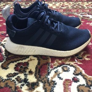 WOWENS ADIDAS BOOSTS NAVY SIZE 9